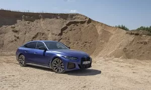 Recenze & testy: BMW i4 M50 a rozmazaný svět za oknem