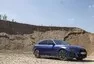 BMW i4 M50 a rozmazaný svět za oknem