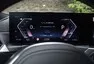 BMW i4 M50 a rozmazaný svět za oknem