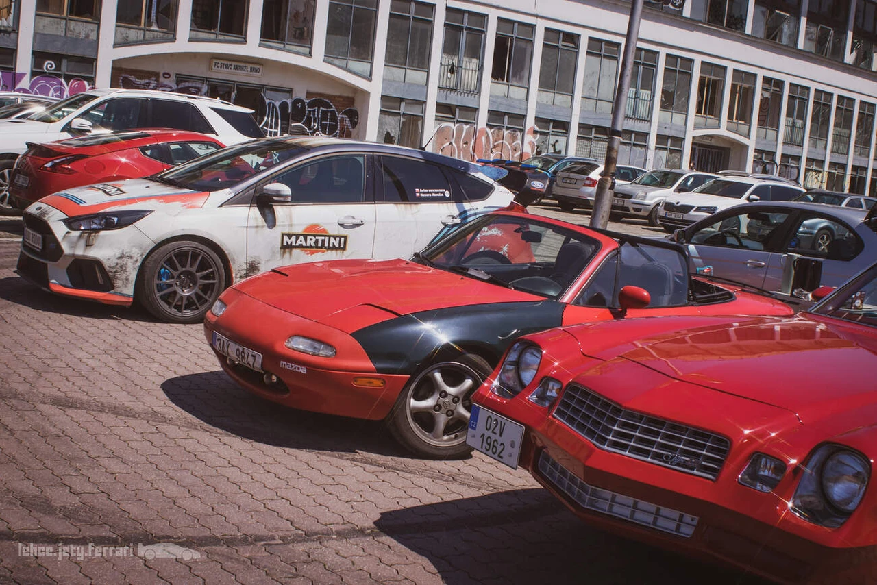 foto: Marie, lehce.jety.ferrari
