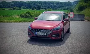 Hyundai i30 1.5 DPi: Šetřit tu neznamená trpět