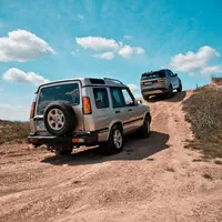 Starý versus nový: Land Rover Discovery dnes a před dvaceti lety