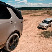 Starý versus nový: Land Rover Discovery dnes a před dvaceti lety