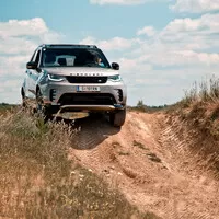Starý versus nový: Land Rover Discovery dnes a před dvaceti lety