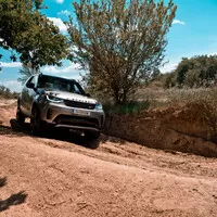 Starý versus nový: Land Rover Discovery dnes a před dvaceti lety