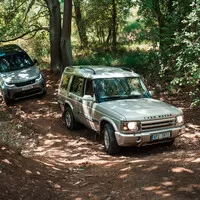 Starý versus nový: Land Rover Discovery dnes a před dvaceti lety