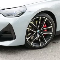 BMW 220d: Tenká hranice