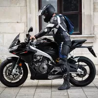 Aprilia Tuono 660 Factory: Italská láska