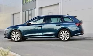 Recenze & testy: Škoda Octavia IV 1,5 TSI DSG e-Tec Combi: Firemní a rodinný dostavník počtvrté