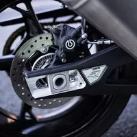 BMW S1000R: Jedno "R" stačí.