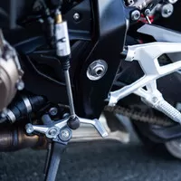 BMW S1000R: Jedno "R" stačí.