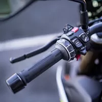 BMW S1000R: Jedno "R" stačí.