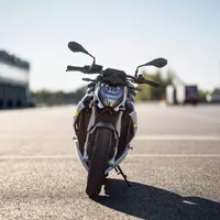 BMW S1000R: Jedno "R" stačí.