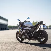 BMW S1000R: Jedno "R" stačí.