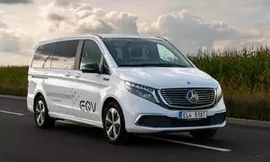 Dodávkář, Recenze & testy: Mercedes Benz EQV: První třídou, ale jen kolem komína?