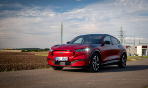 Recenze & testy: Ford Mustang Mach E AWD: Je to kámoš