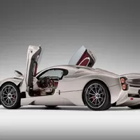 Autíčkářův týden: Pagani má Utopii, Ferrari má Purosangue, Kia má Niro na třetí. Ó my se máme!