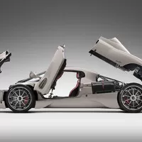 Autíčkářův týden: Pagani má Utopii, Ferrari má Purosangue, Kia má Niro na třetí. Ó my se máme!