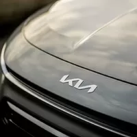 Autíčkářův týden: Pagani má Utopii, Ferrari má Purosangue, Kia má Niro na třetí. Ó my se máme!