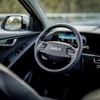 Autíčkářův týden: Pagani má Utopii, Ferrari má Purosangue, Kia má Niro na třetí. Ó my se máme!