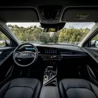 Autíčkářův týden: Pagani má Utopii, Ferrari má Purosangue, Kia má Niro na třetí. Ó my se máme!