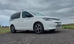 Volkswagen Caddy 1,5 TSI+Kombibox: Plast, postel a zklamání