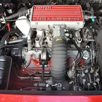 Když la dolce vita chutná po mandlích... Lancia Thema 2.0t 16v