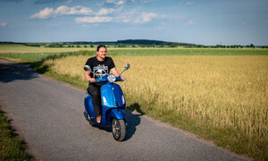 Recenze & testy, V jedné stopě: Vespa Primavera S 125: Sembra una vespa! 