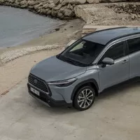 Karoqu, třes se, jede Toyota Corolla Cross