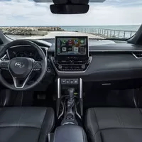 Karoqu, třes se, jede Toyota Corolla Cross
