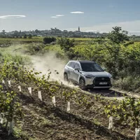 Karoqu, třes se, jede Toyota Corolla Cross