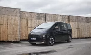 Dodávkář, Recenze & testy: Hyundai Staria Luxury: Vypadá božsky, ale dokáže říct souvislou větu?