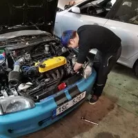 Autíčkář se ptá: Proč si děláte na autě servis sami?