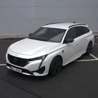Peugeot 308 SW GT 225 Hybrid: Na půl cesty k prémii