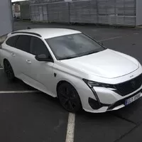 Peugeot 308 SW GT 225 Hybrid: Na půl cesty k prémii