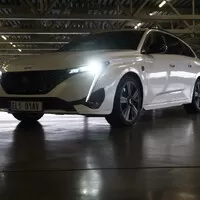 Peugeot 308 SW GT 225 Hybrid: Na půl cesty k prémii