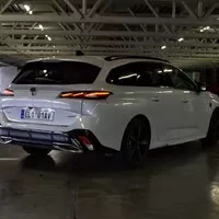 Peugeot 308 SW GT 225 Hybrid: Na půl cesty k prémii