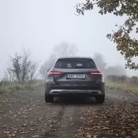 Mercedes-Benz 220C All-Terrain: Velkorysá porce klasiky se špetkou exotiky