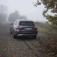 Mercedes-Benz 220C All-Terrain: Velkorysá porce klasiky se špetkou exotiky