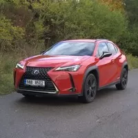 Lexus UX250h: Crossover done right