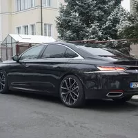 DS 9 Rivoli E-Tense 360 4x4: Francouzský křižník, co změnil směr