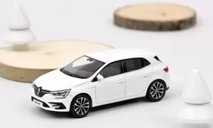 TopX: Radujme se, veselme se! 10 vánočních dárků pro automobilové nadšence