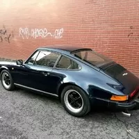 Porsche 911 je auto, které jen tak neomrzí