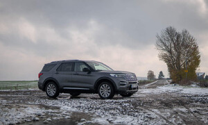 Recenze & testy: Ford Explorer Platinum: konejšivě svalnatý