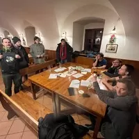Čím máme nahradit naši vyčpělou dávku benzínu?