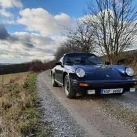 Porsche 911 opět bez motoru: výměna kapaliny do ostřikovačů a další servis