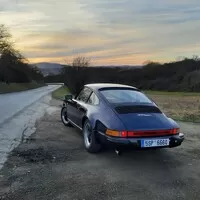 Porsche 911 opět bez motoru: výměna kapaliny do ostřikovačů a další servis