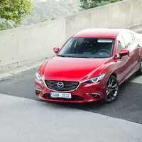 Ptejte se: Velký sedan za čtvrt milionu