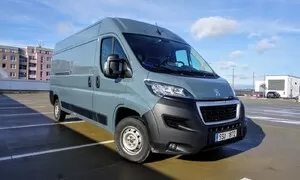 Dodávkář, Recenze & testy: Peugeot Boxer BlueHDi 140 S&S MAN6: Uhněte, tady se pracuje