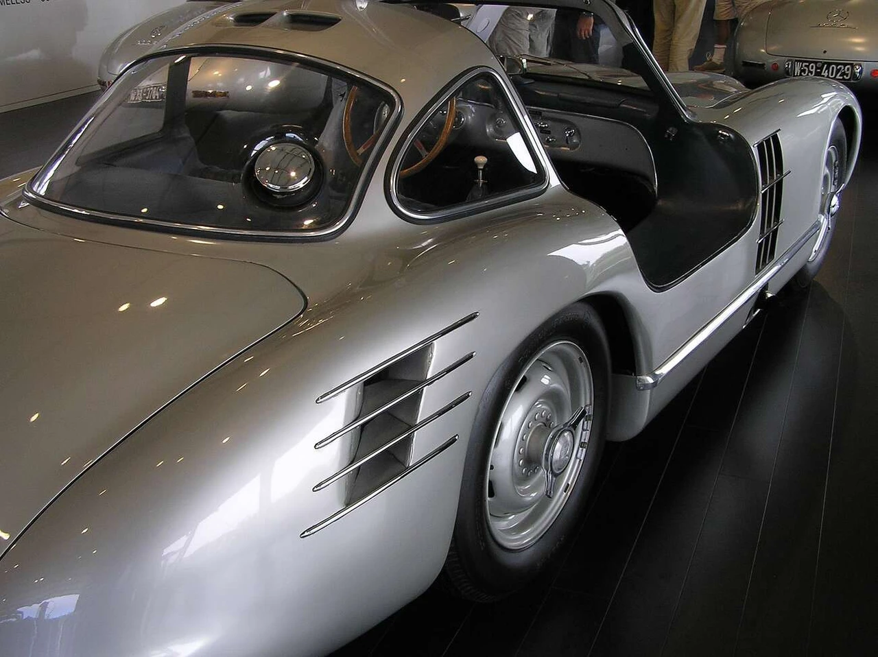 Gullwing